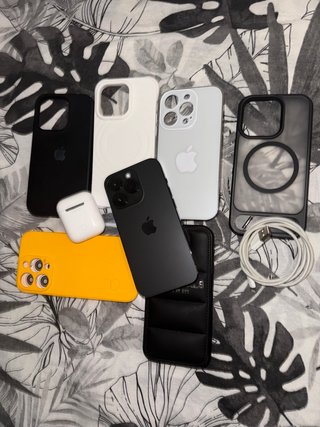 iPhone 14 Pro 256GB + AIRPODS!! COMO NUEVOS