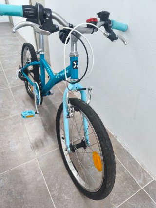 Bicicleta infantil azul B'TWIN