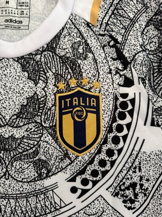Camiseta Italia Adidas Talla M Diseño Tribal