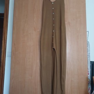 Vestido largo marrón con botones