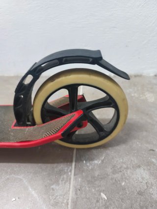 Patinete infantil rojo