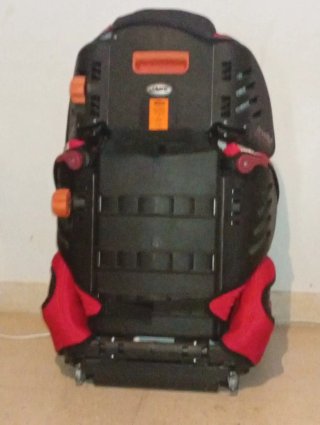 Alzador de coche para niños