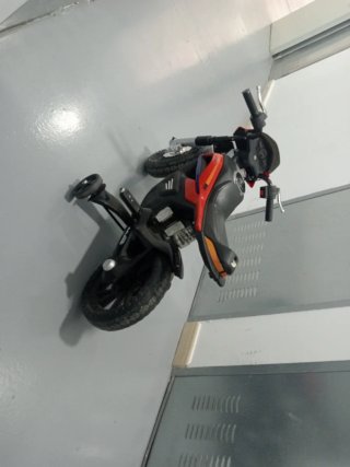 Moto eléctrica infantil