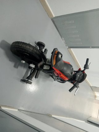 Moto eléctrica infantil