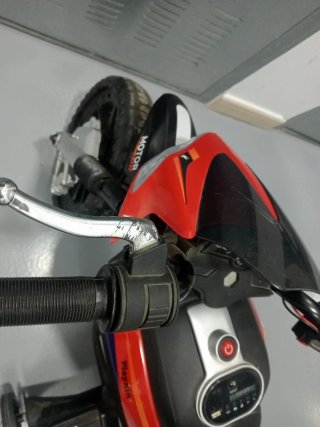 Moto eléctrica infantil