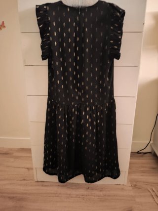 Vestido SEE U SOON negro con detalles dorados