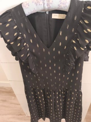 Vestido SEE U SOON negro con detalles dorados