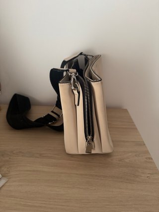 Bolso bandolera Parfois beige y negro