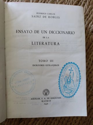 Ensayo de un diccionario de literatura.