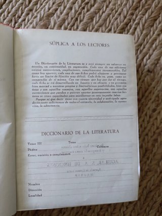 Ensayo de un diccionario de literatura.