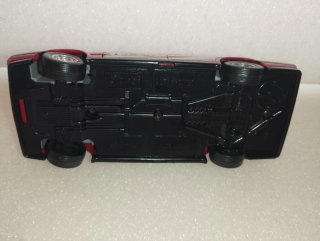 Alfa Romeo 75 Bburago 1:24