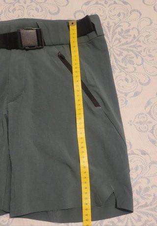 Pantalón corto senderismo con cinturón