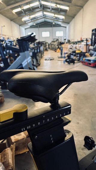 Bicicleta Technogym Group Cycle Ride.