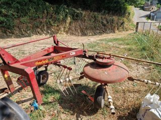 Rastrillo hilerador Fiorini 420