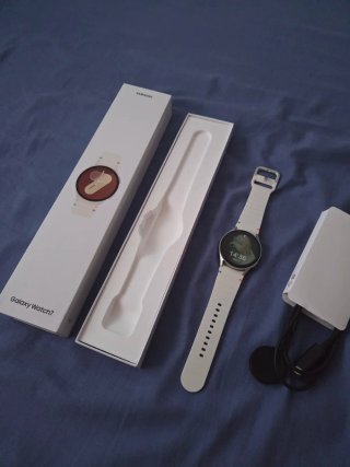 Samsung Galaxy Watch 7 Beige/Plata