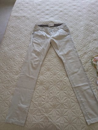 Pantalones beige tiro bajo talla 36