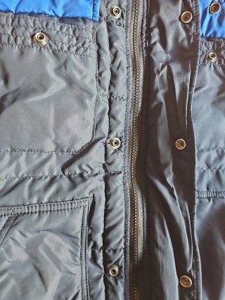 Chaleco Hollister plumas oca Negro y Azul