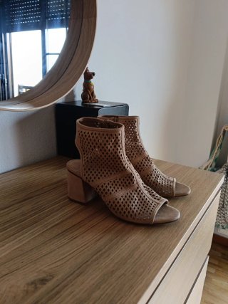 Botines Beige Stradivarius Talla 40