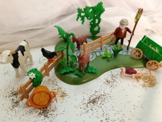 Granja Playmobil con animales y granjero