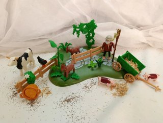 Granja Playmobil con animales y granjero