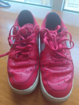 Nike Air Force 1 Rojas. Talla 42.
