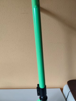Patinete verde FLYR de Tijuana.