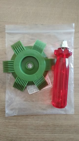 Attrezzo per alette radiatore auto/moto