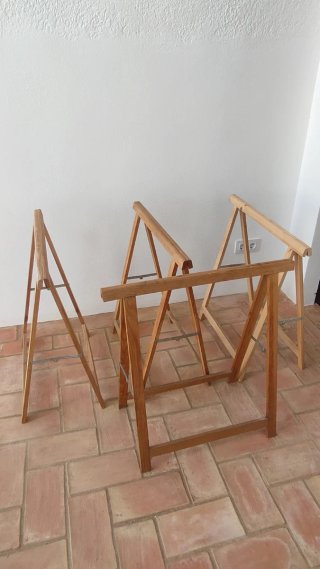 4 caballetes de madera