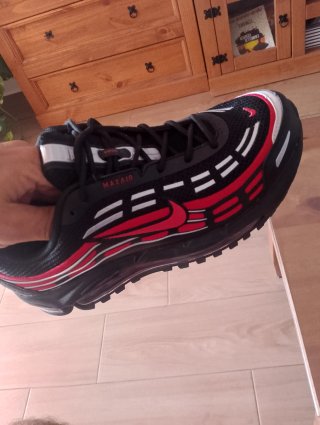 Zapatillas Nike Air Max Tavas Negras Rojas