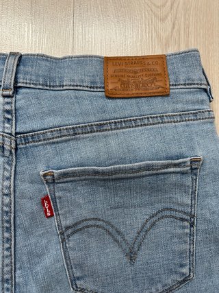 Bermudas Levi's vaqueras azules