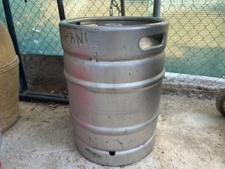 2 Barriles de cerveza metálico 15€ uno y dos 25€