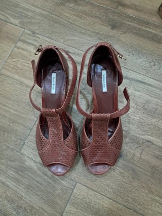 Sandalias Bimba y Lola Talla 39 Piel
