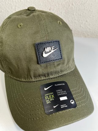 Gorra Nike Classic99 Verde Militar Ajustable