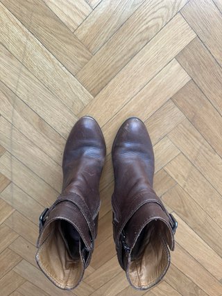 Botines Uterqüe tacón hebilla piel marrón