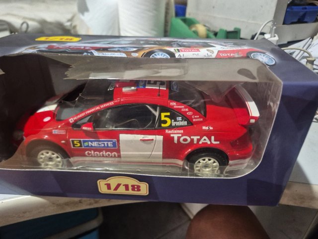 Maqueta 1/18 Peugeot Total Rally