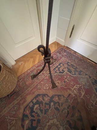 Perchero de pie hierro forjado clásico