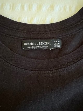 Camiseta Básica Negra Bershka Talla M