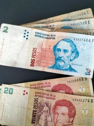 4 billetes Argentina