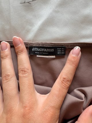 Top Stradivarius marrón con tirantes