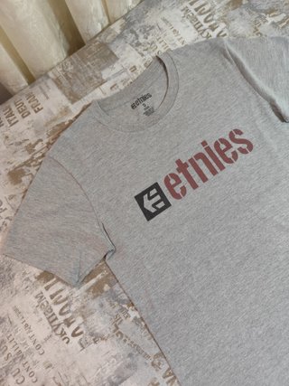Camiseta Etnies Vintage Gris talla S