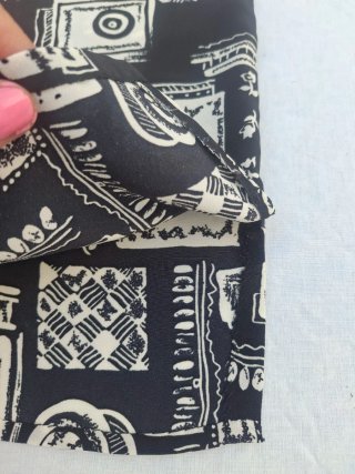 Blusa T M/L. Medidas en descripción