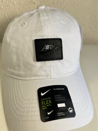 Gorra Nike Classic99 Swoosh Flex Blanca