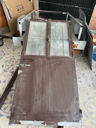 Puerta Hierro Galvanizado con Cristales