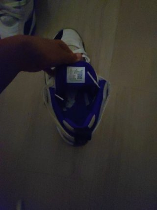 Scarpe Jordan bianche e viola e nere