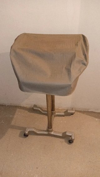 Máquina de escribir Olivetti Linea 98 con carro