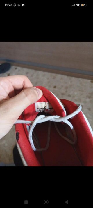 Zapatillas Jordan Blancas y Rojas