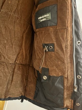 Anorak negro con forro marrón