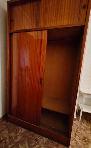 Armario vintage madera puertas correderas
