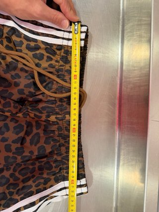Adidas shorts estampado leopardo satinado talla M