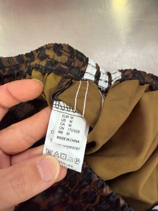 Adidas shorts estampado leopardo satinado talla M